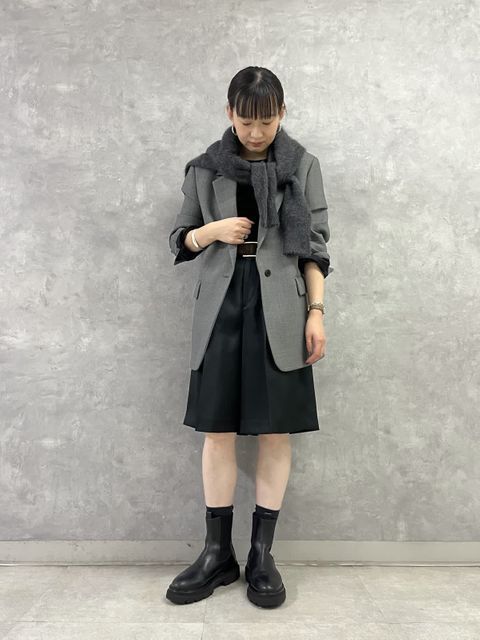 新品に近い】マルティニーク ロングジレ 黒 トップス・ベスト商品一覧