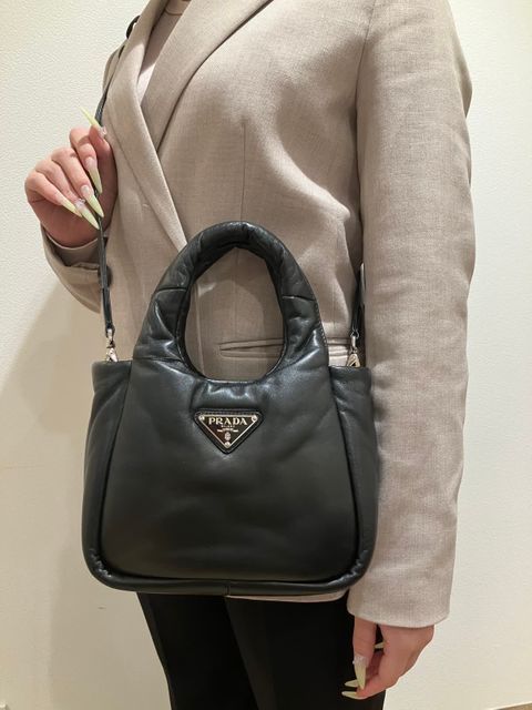 PRADA ブラック ハンドバッグ 中型 プラダ ミニハンドバッグ ブラック 1BA359 ナッパレザー レディース