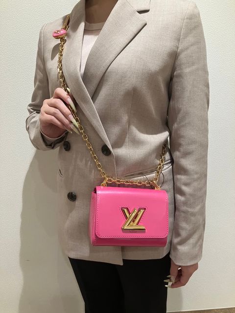 ルイ ヴィトン モノグラムヴェルニ ツイスト リトル LVリミックス