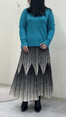 グラデーションニットスカート