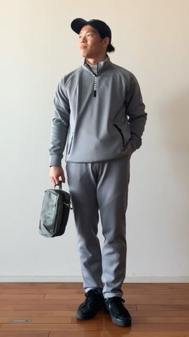 MEN'S 3D LOGO HALFZIP TOP（メンズ 3Dロゴ ハーフジップトップ