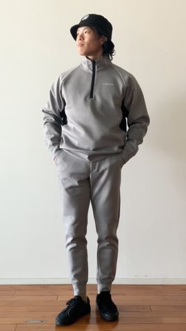 MEN'S WARM 3D LOGO HALFZIP TOP（メンズ ウォーム 3Dロゴ ハーフ