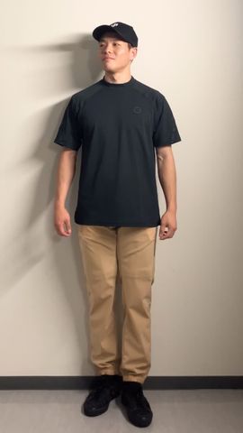 CE MEN'S BACK LOGO LINE HIGHNECK （リラックスフィット