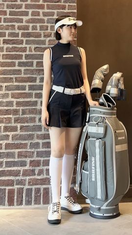 ブリーフィングゴルフ ツアーノースリーブハイネック BRG241W39