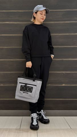 WOMEN'S STITCHED 3D LOGO CREWNECK TOP（ウィメンズ ステッチド 3D