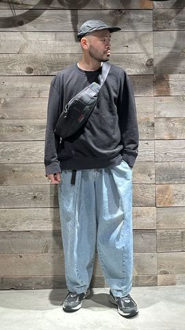 DEEP SEAカラー12月上旬頃／BLACKカラー2026年2月上旬頃入荷予定