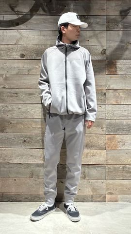 MEN'S WARM 3D LOGO PARKA（メンズ ウォーム 3Dロゴパーカー