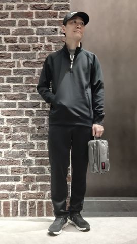 MEN'S 3D LOGO HALFZIP TOP（メンズ 3Dロゴ ハーフジップトップ