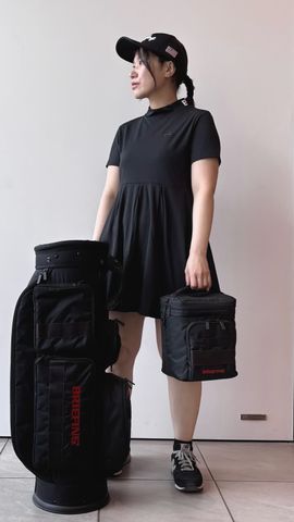 WOMEN'S NECK LOGO HIGHNECK PLEATED DRESS（ウィメンズ ネックロゴ